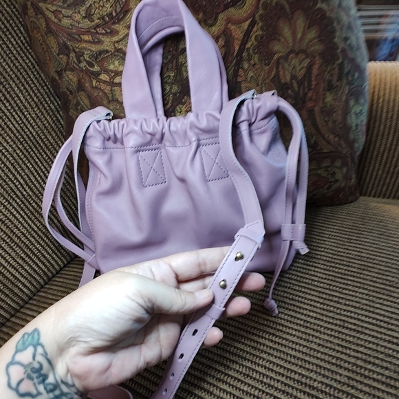 Stylish Madewell Piazza Crossbody Bag in Lavender. So soft! Great purse! EUC - Picture 12 of 14